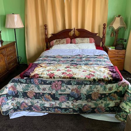Guest House Koza Gate2 Okinawa ภายนอก รูปภาพ