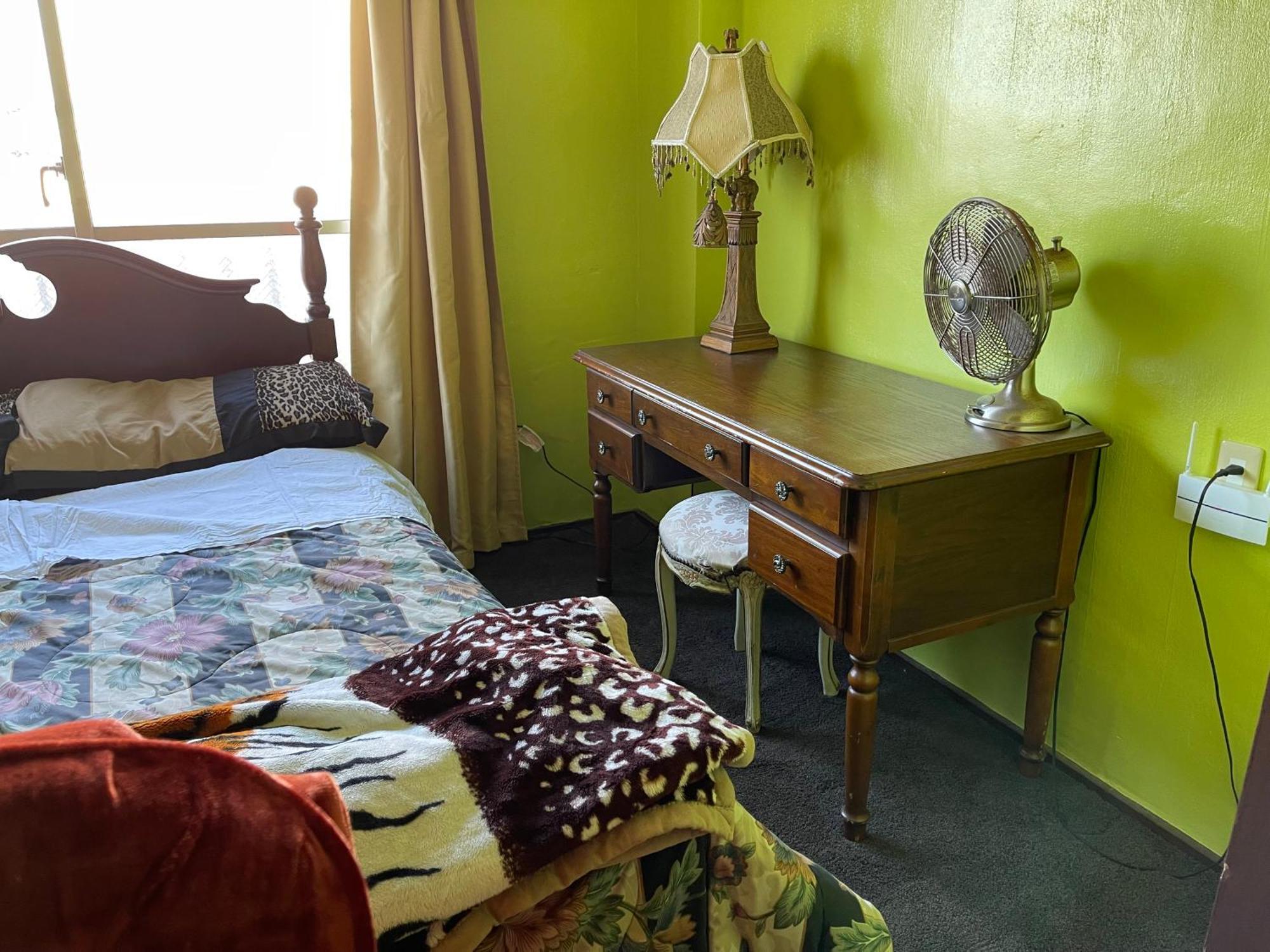 Guest House Koza Gate2 Okinawa ภายนอก รูปภาพ