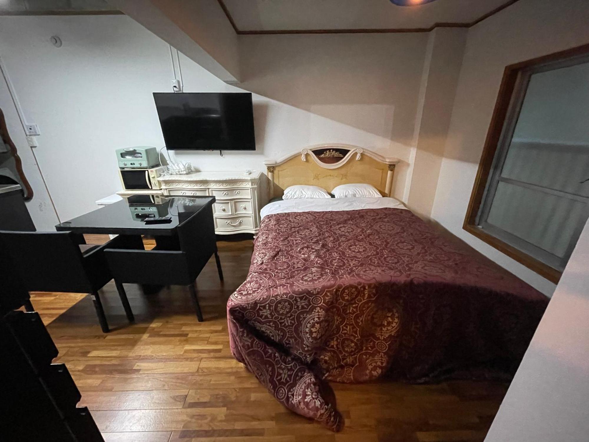 Guest House Koza Gate2 Okinawa ภายนอก รูปภาพ