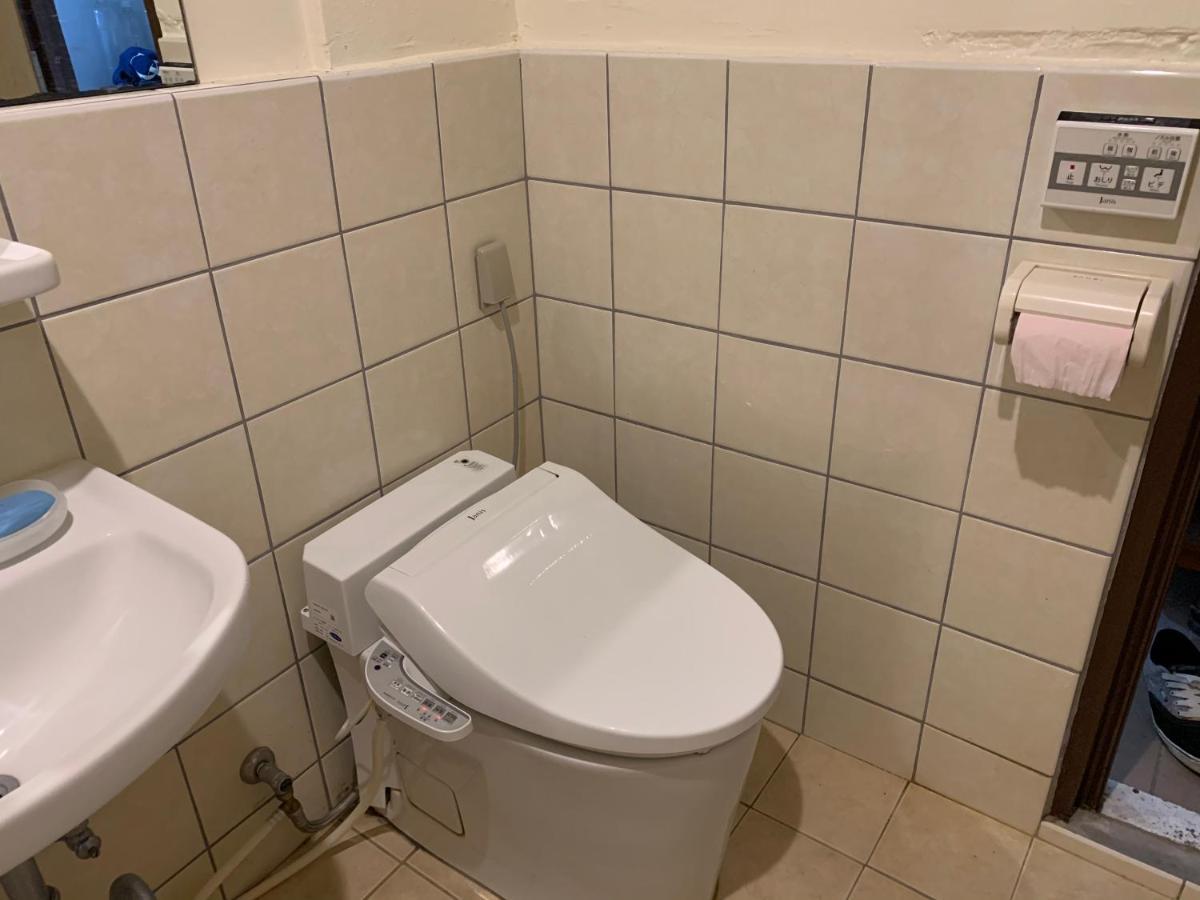 Guest House Koza Gate2 Okinawa ภายนอก รูปภาพ